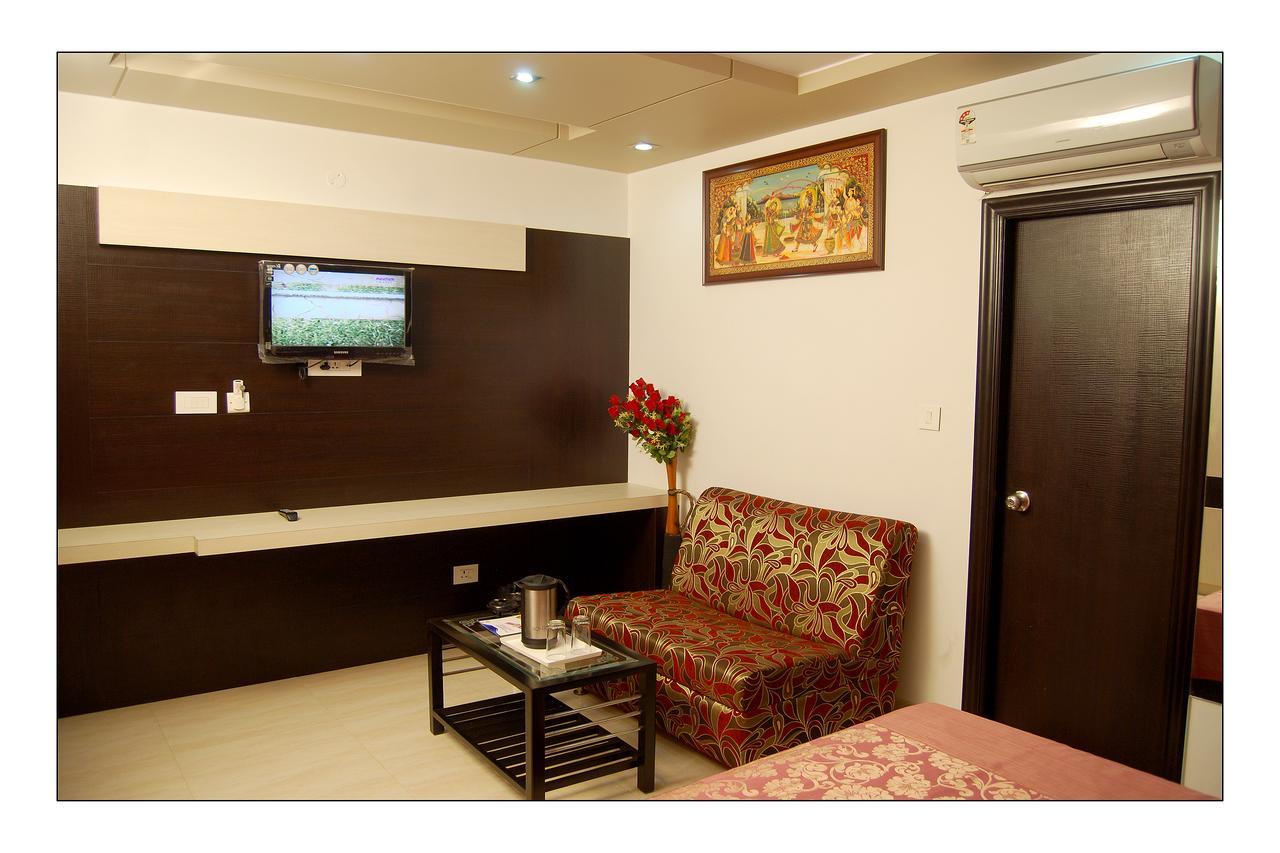 Hotel Jinendra Palace Jaipur Dış mekan fotoğraf