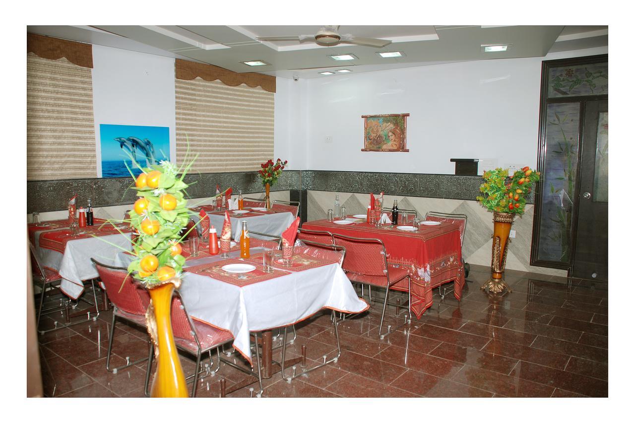 Hotel Jinendra Palace Jaipur Dış mekan fotoğraf