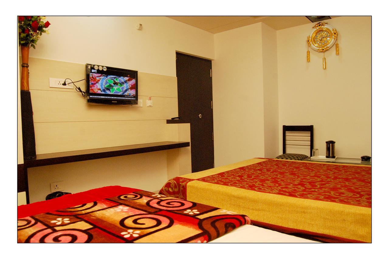Hotel Jinendra Palace Jaipur Dış mekan fotoğraf