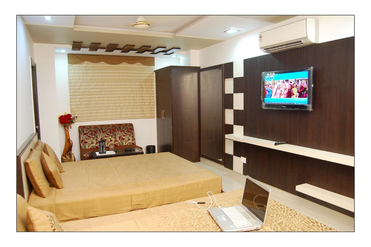 Hotel Jinendra Palace Jaipur Dış mekan fotoğraf
