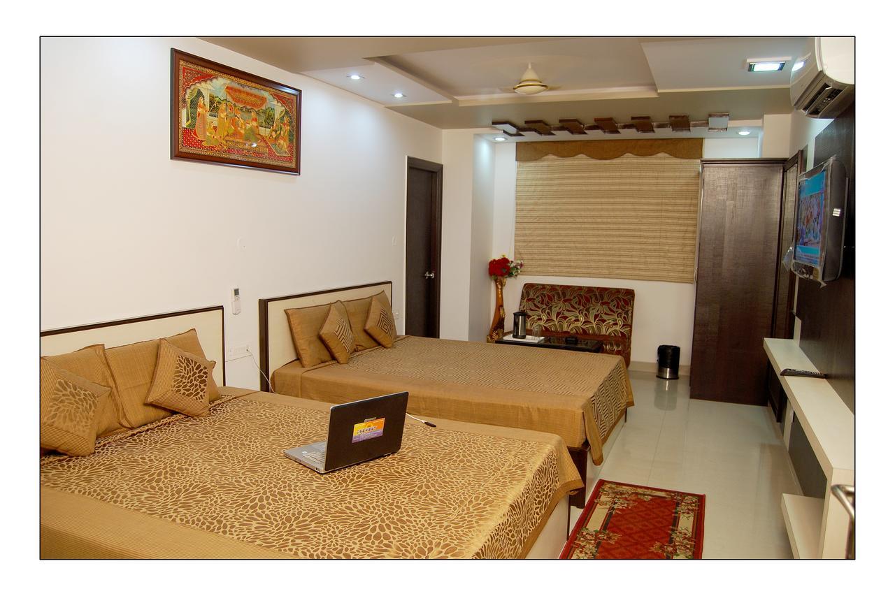 Hotel Jinendra Palace Jaipur Dış mekan fotoğraf