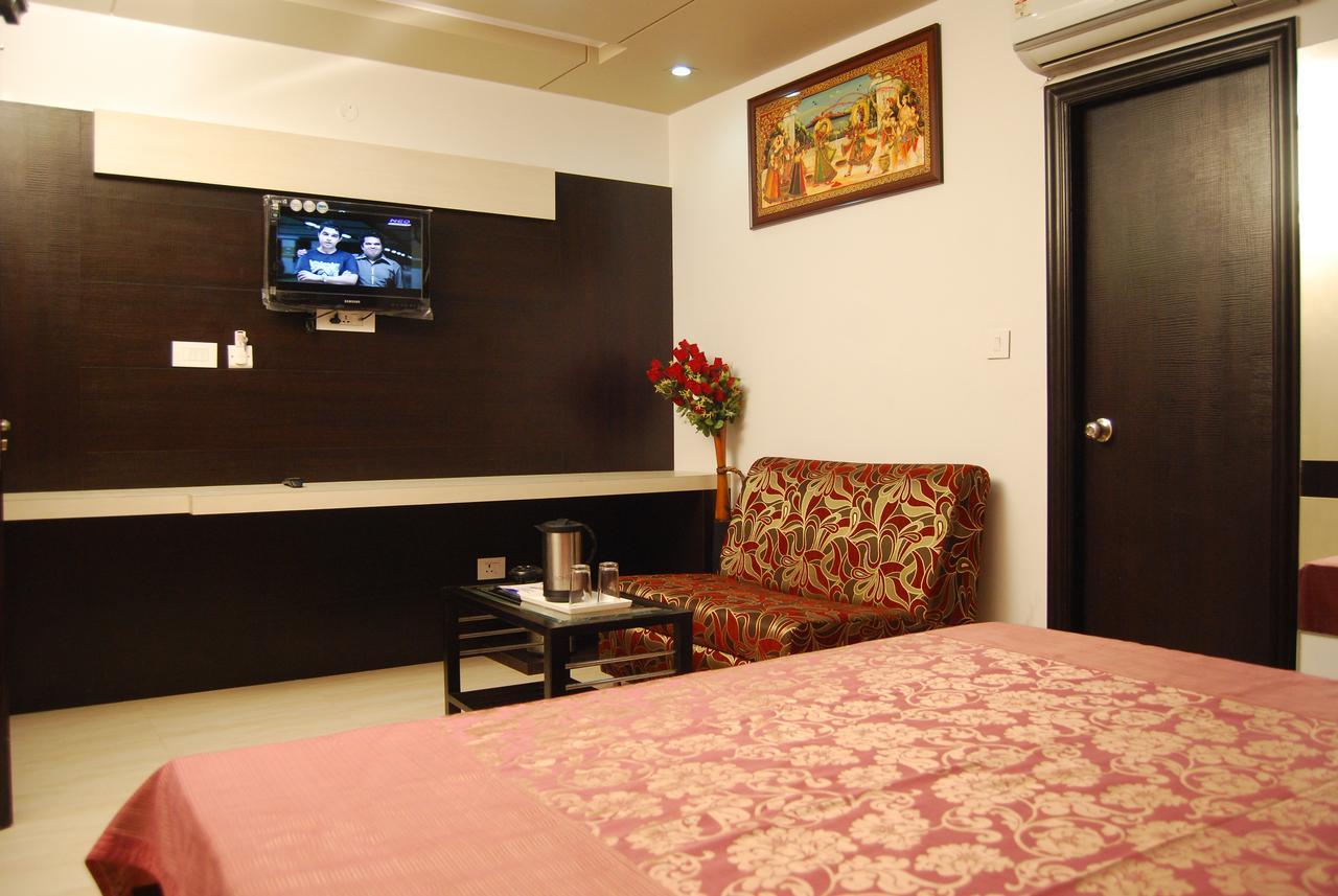 Hotel Jinendra Palace Jaipur Dış mekan fotoğraf