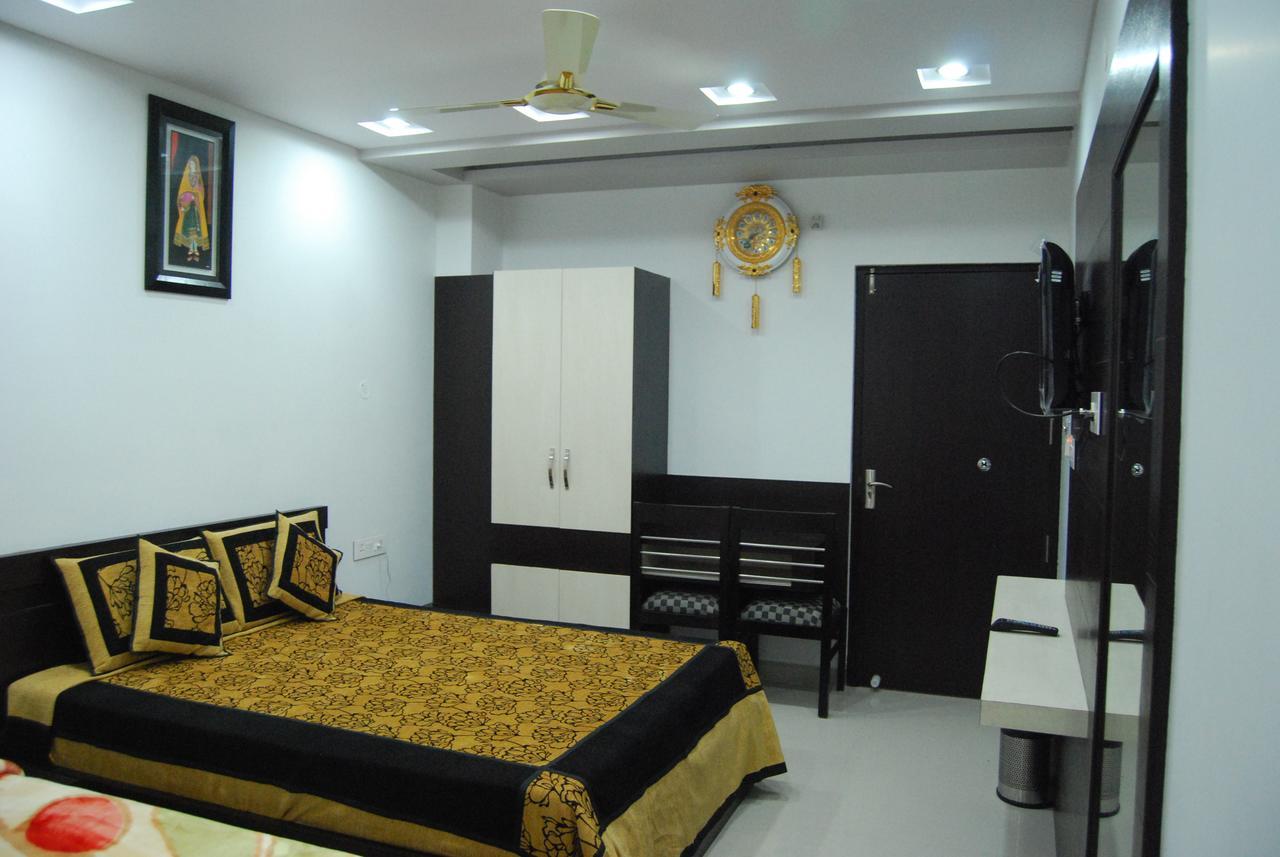 Hotel Jinendra Palace Jaipur Dış mekan fotoğraf