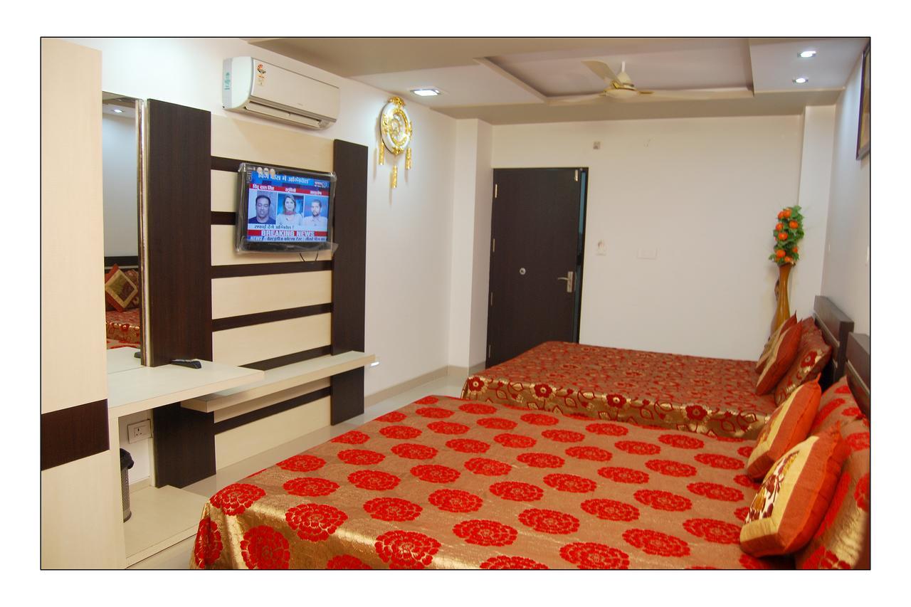 Hotel Jinendra Palace Jaipur Dış mekan fotoğraf