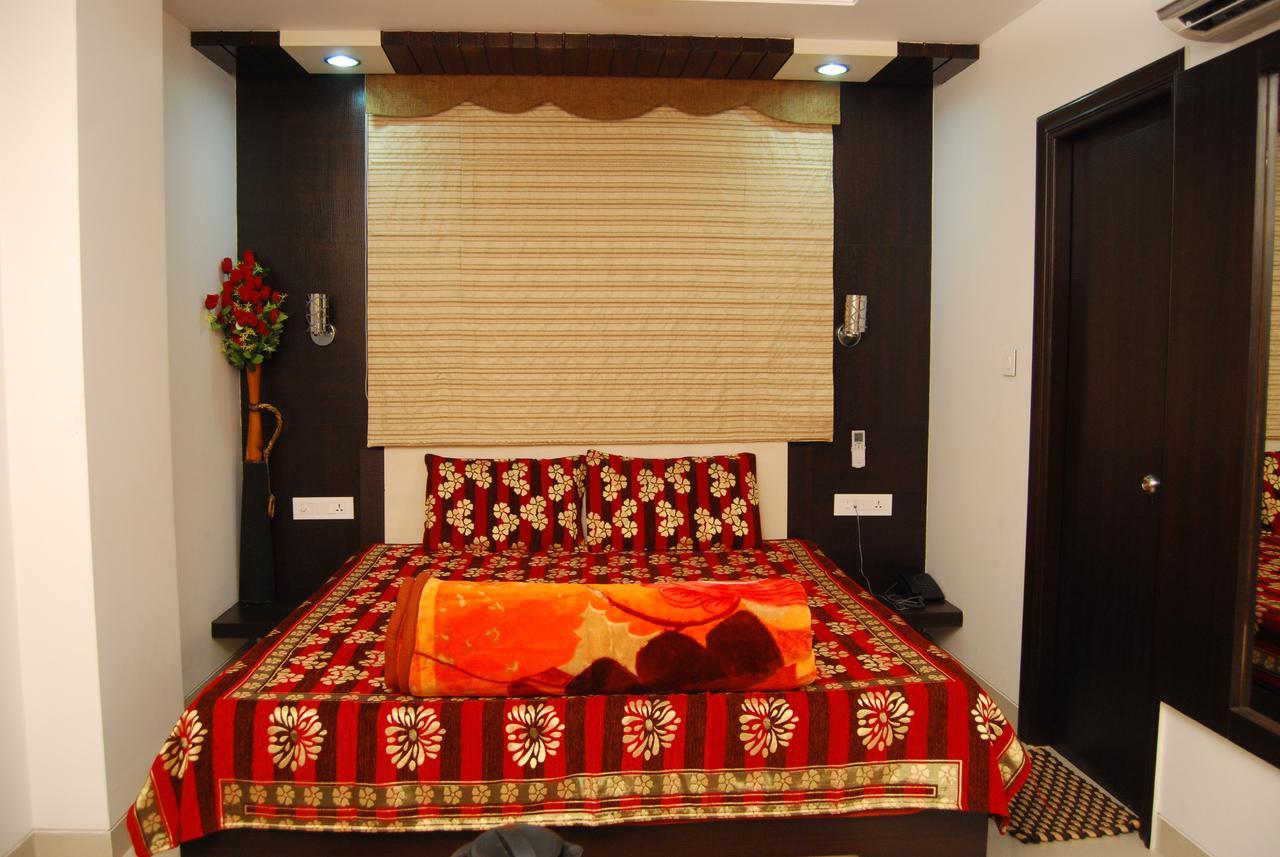 Hotel Jinendra Palace Jaipur Dış mekan fotoğraf