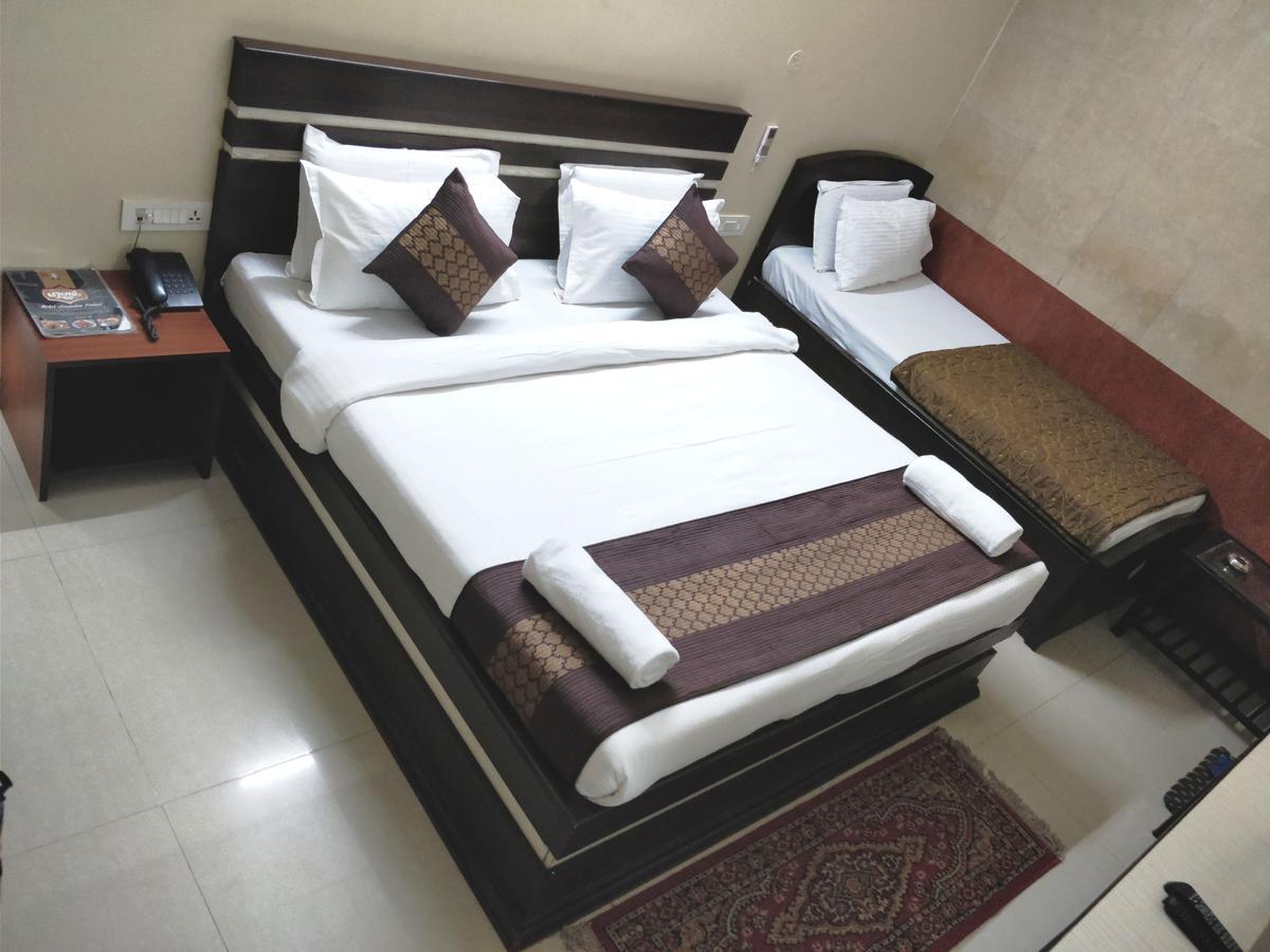 Hotel Jinendra Palace Jaipur Dış mekan fotoğraf