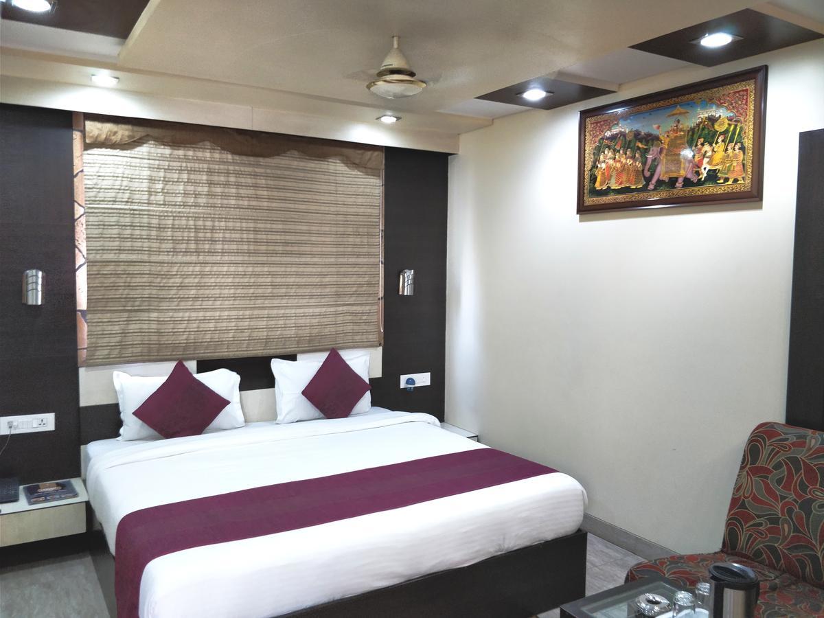 Hotel Jinendra Palace Jaipur Dış mekan fotoğraf