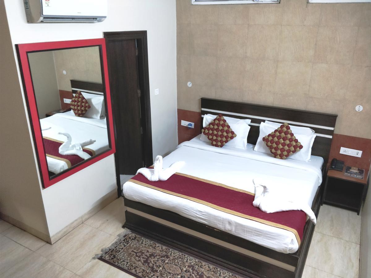 Hotel Jinendra Palace Jaipur Dış mekan fotoğraf