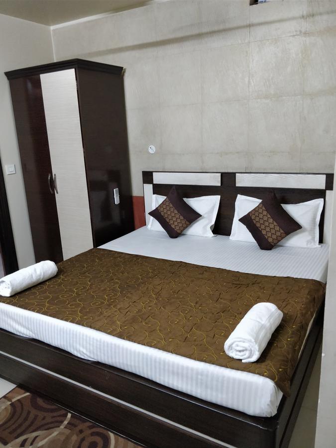 Hotel Jinendra Palace Jaipur Dış mekan fotoğraf